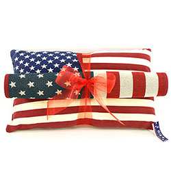 Z_09: USA Kissen & Trmatte als Geschenk verpackt