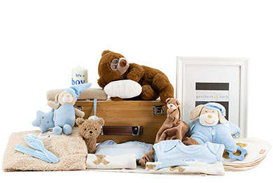 PETIT GARCON BABY GESCHENKKORB IN HOLZKISTE