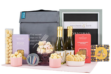 GEBURTSTAGSGESCHENK MIT 2 PICCOLO SEKT & GEBÄCK GEBURTSTAGSGESCHENK MIT 2 PICCOLO SEKT & GEBÄCK