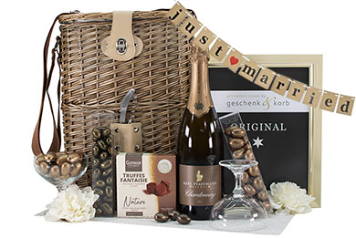 PRÄSENTKORB ROMANTISCH - HOCHZEITSGESCHENK PRÄSENTKORB ROMANTISCH - HOCHZEITSGESCHENK