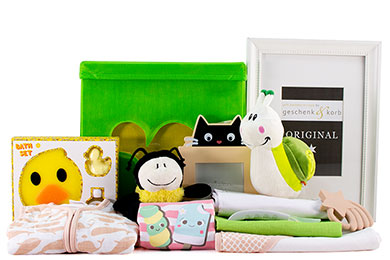 KUNTERBUNT - BABY GESCHENKKORB FÜR MÄDCHEN