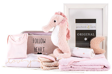 SÜSSE TRÄUME - BABY GESCHENKKORB FÜR MÄDCHEN