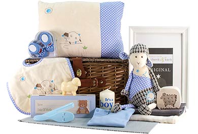 BABY GESCHENKKORB FÜR JUNGEN - ÜBERRASCHUNG 